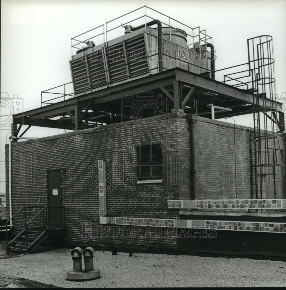 1979 Press Photo Water Cooling Tower Can Breed Legionnaires' Disease, Alabama - Historic Images
