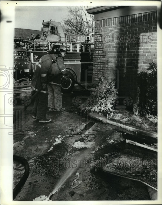 1979 Press Photo Firemen Spray Water at Fire, Birmingham, Alabama - abna09282 - Historic Images