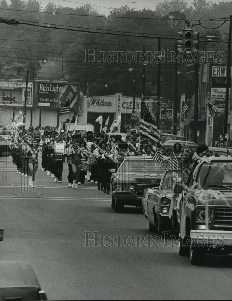 1980 Press Photo Alabama-Loyalty Day parade in Fairfield. - abna09433 - Historic Images