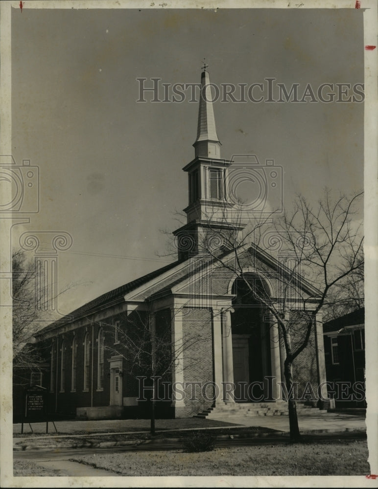 1953 Press Photo Alabama-Fairfield Methodist Church exterior. - abna09439 - Historic Images