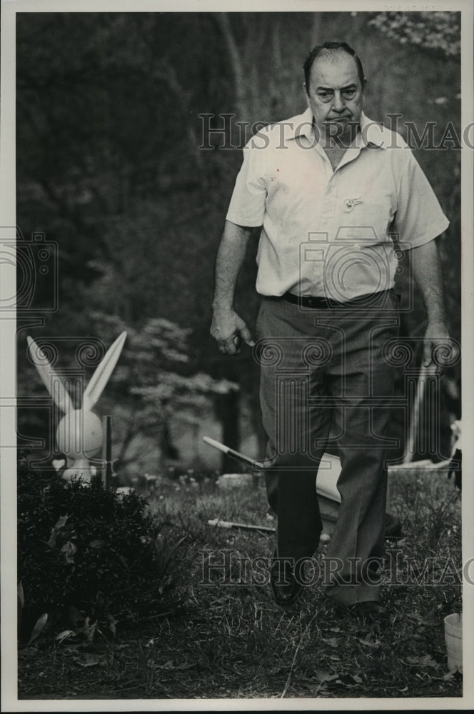 1989 Press Photo Easter Display of Phil Bostany Vandalized, Homewood, Alabama - Historic Images