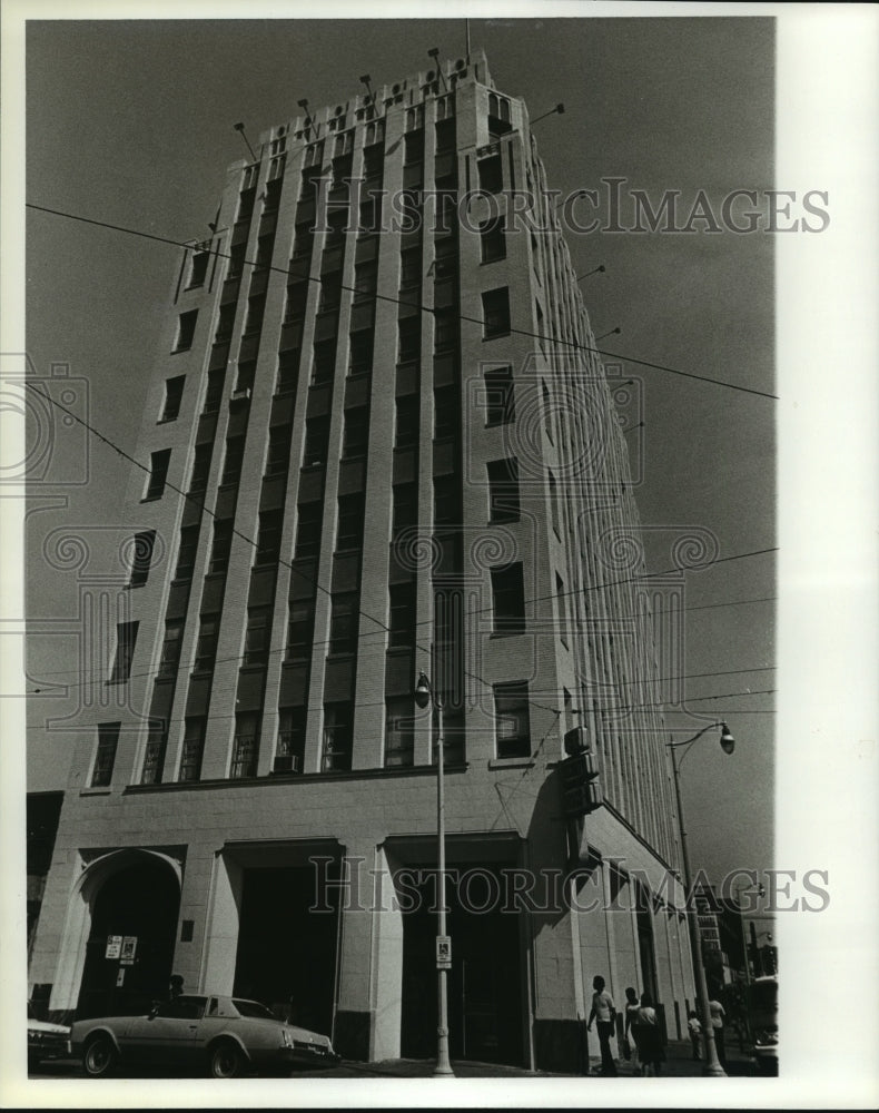 1979, Alabama-Several story building at 1823 Avenue E in Ensley. - Historic Images