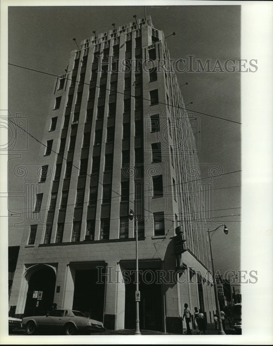 1979, Alabama-Several story building at 1823 Avenue E in Ensley. - Historic Images