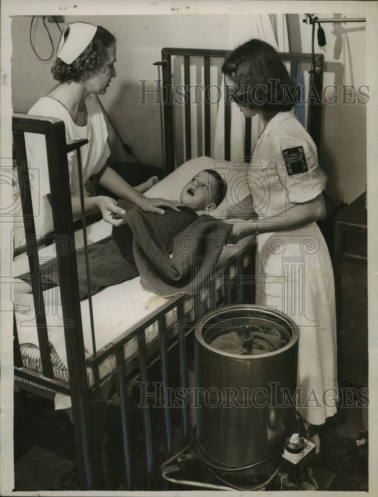 1959 Alabama-Montgomery's young polio victim is attended in hospital-Historic Images
