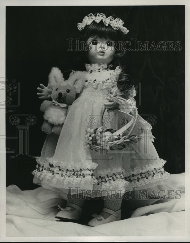 1985 Press Photo Alabama-Birmingham-&quot;Tammy,&quot; part of a doll collection. - Historic Images