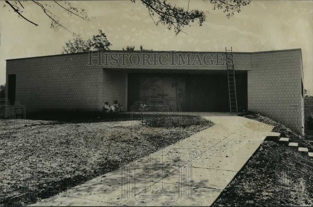 1975, Alabama-Columbiana City Government to move into new City Hall. - Historic Images