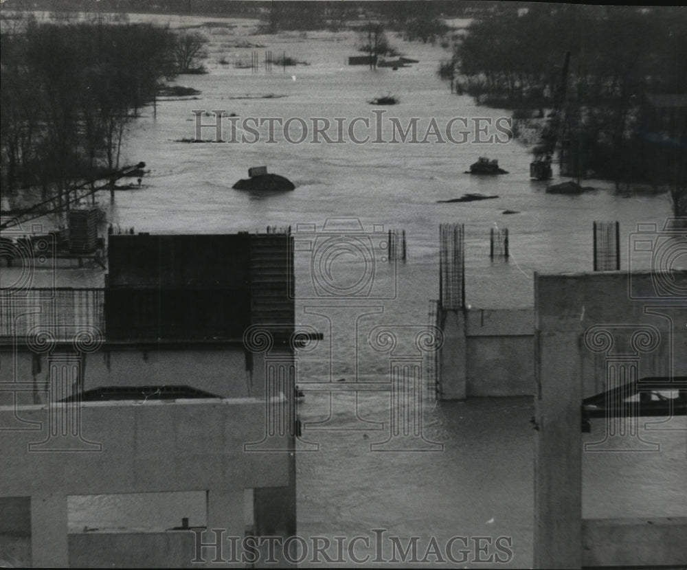 1971 Construction on Bridge comes to halt as Alabama River rises-Historic Images