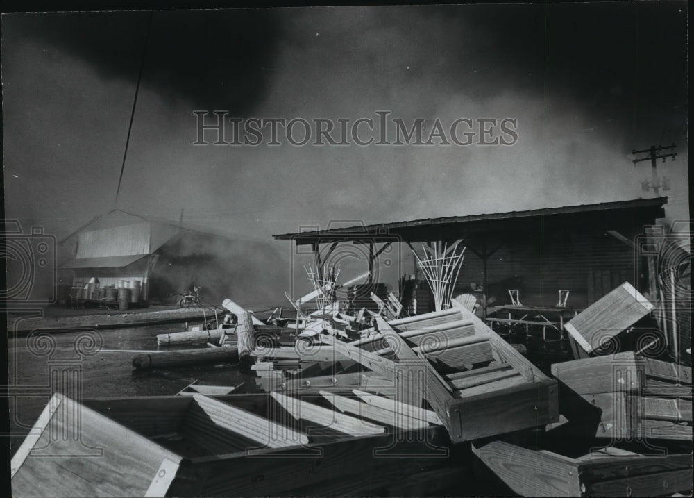 1972 Alabama-Birmingham warehouse fire destroys Huffstutlers' goods - Historic Images