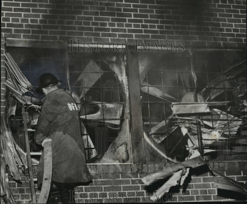 1971, Alabama-Birmingham firemen battle manufacturing firm blaze. - Historic Images