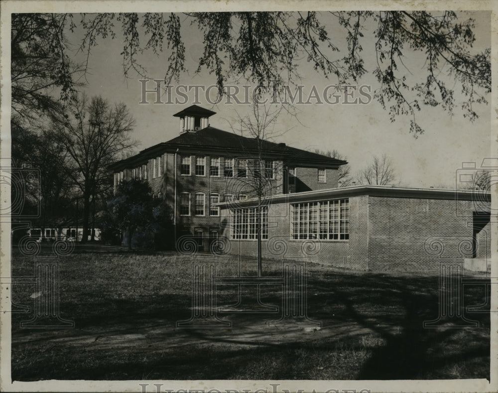 1953 Press Photo Alabama-Old and new Ewuaw&#39;s Elementary School. - abna09975 - Historic Images