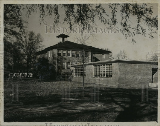 1953 Press Photo Alabama-Old and new Ewuaw's Elementary School. - abna09975 - Historic Images