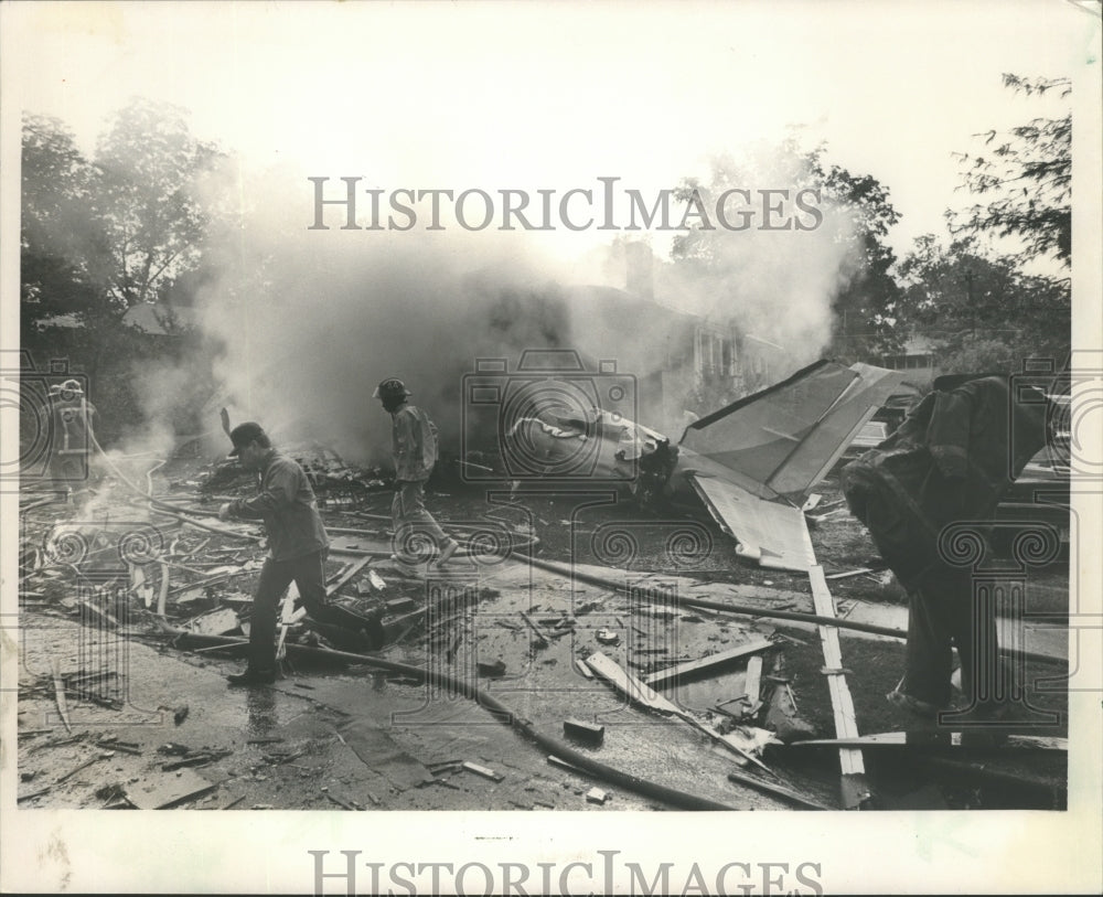 Press Photo L&#39;Express Flight 508 Wreckage Still Burning at Crash Site, Alabama - Historic Images