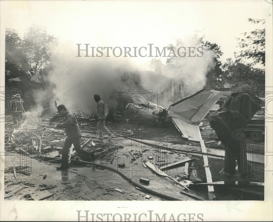 Press Photo L'Express Flight 508 Wreckage Still Burning at Crash Site, Alabama - Historic Images