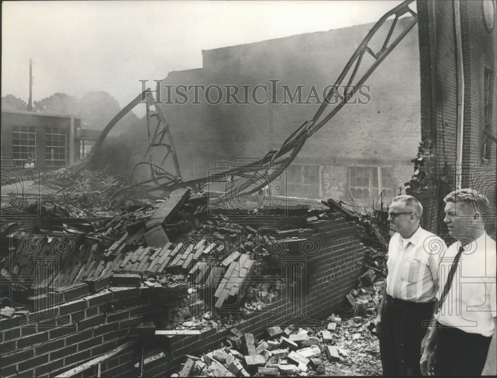 1966 Press Photo Officials View School Auditorium Ruins After Fire, Alabama - Historic Images