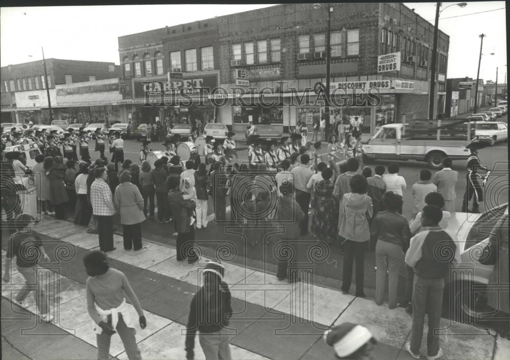 1980 Press Photo Christmas Parade in Fairfield, Alabama - abna10315 - Historic Images