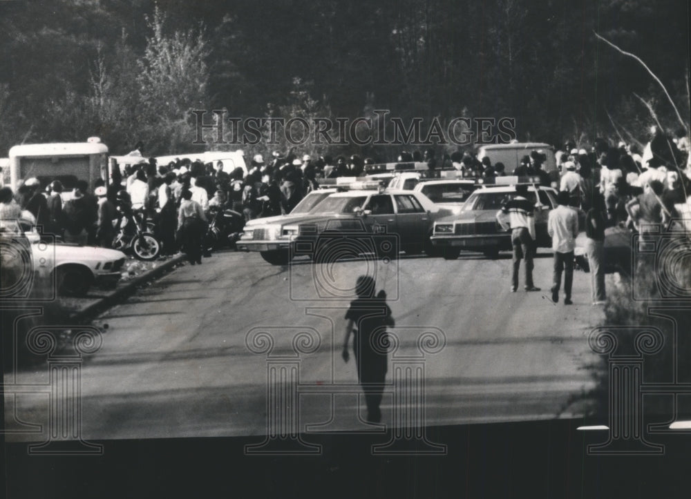 1983 Press Photo Birmingham, Alabama-Officers break up illegal motorcycle racing - Historic Images