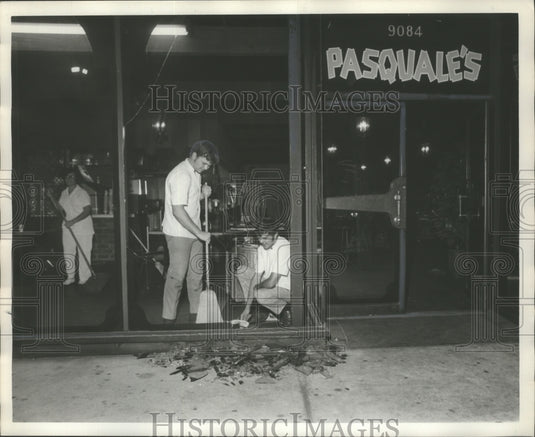 1971 Alabama-Birmingham's Southern Packaging blast shatters windows. - Historic Images