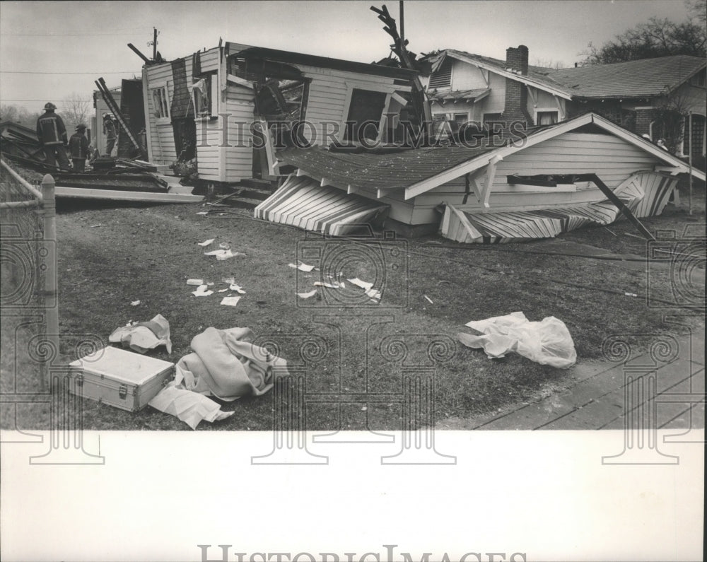 1988 Press Photo Alabama-Demolished Birmingham house caused by explosion. - Historic Images
