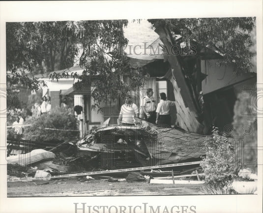 Press Photo Alabama-People stand at first house hit by L'Express plane crash - Historic Images