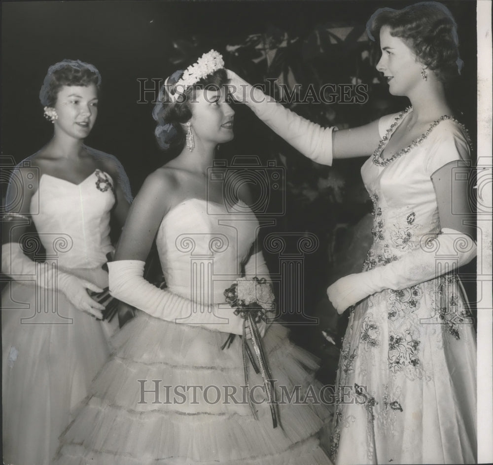 1955 Press Photo Alabama-Pike County Maid of Cotton is crowned in Troy. - Historic Images