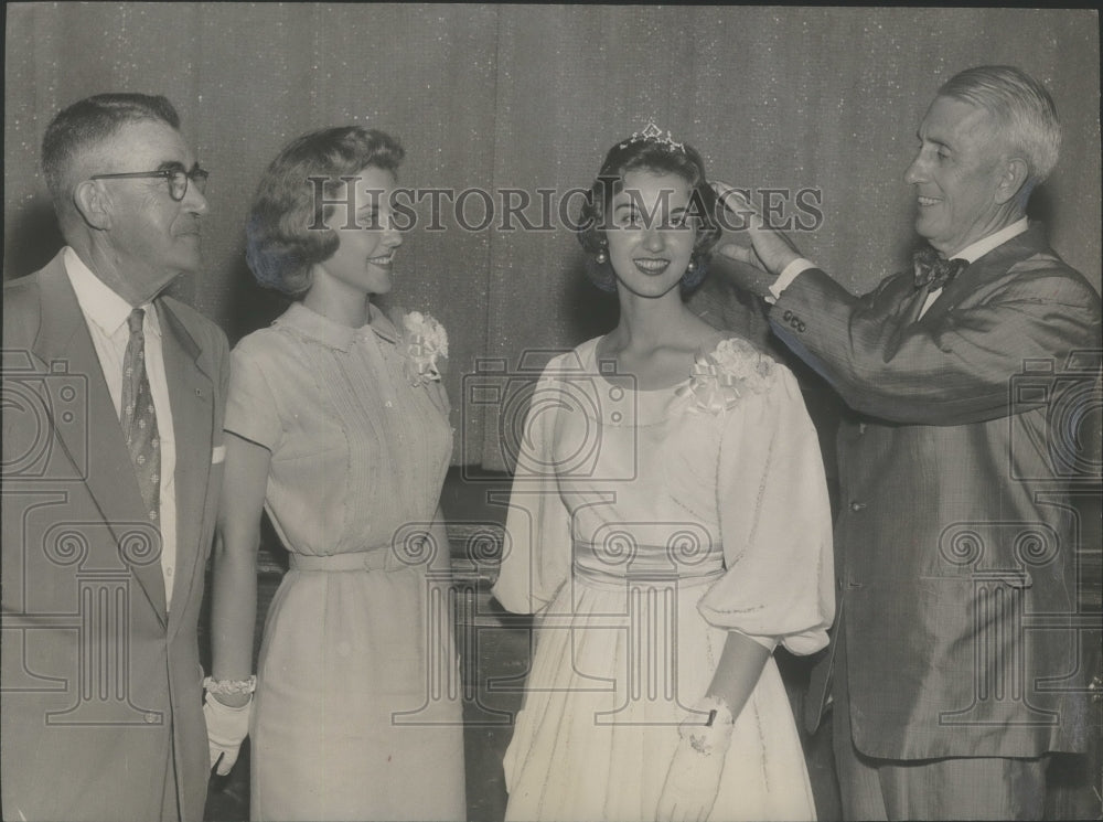 1958 Press Photo Talladega County, Alabama, Maid of Cotton Crowned - abna10517 - Historic Images