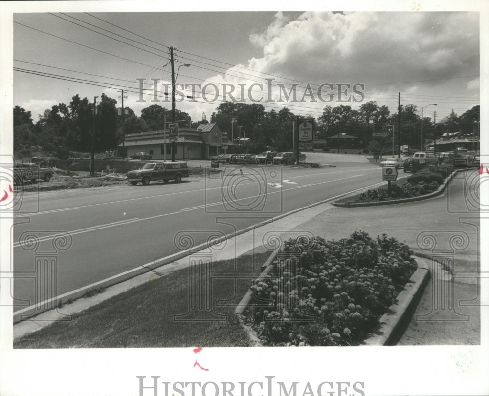 1988 Alabama-Intersection of Warrior Rd. and Forest Rd. in Hueytown. - Historic Images