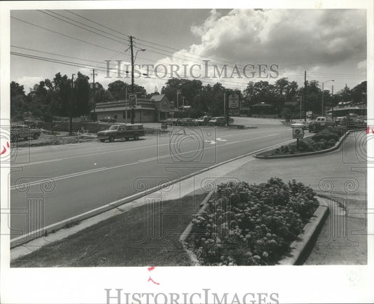 1988 Alabama-Intersection of Warrior Rd. and Forest Rd. in Hueytown. - Historic Images