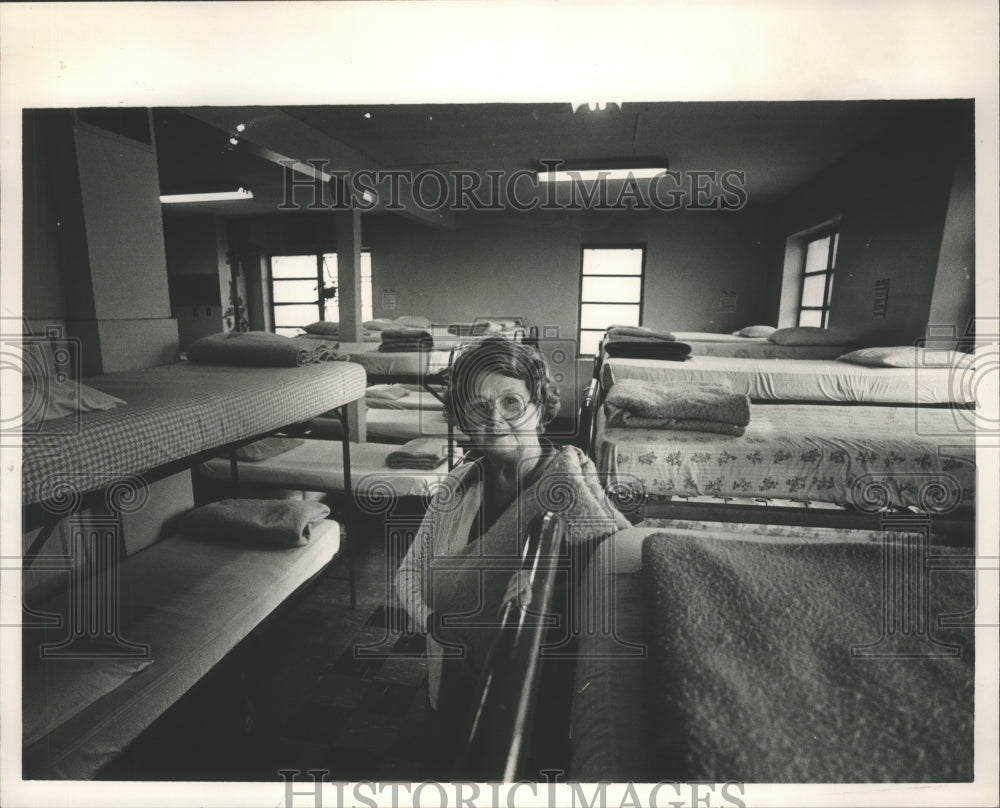 1985 Press Photo Ms. Jimmie Hale Downs Runs Mission, Birmingham, Alabama - Historic Images