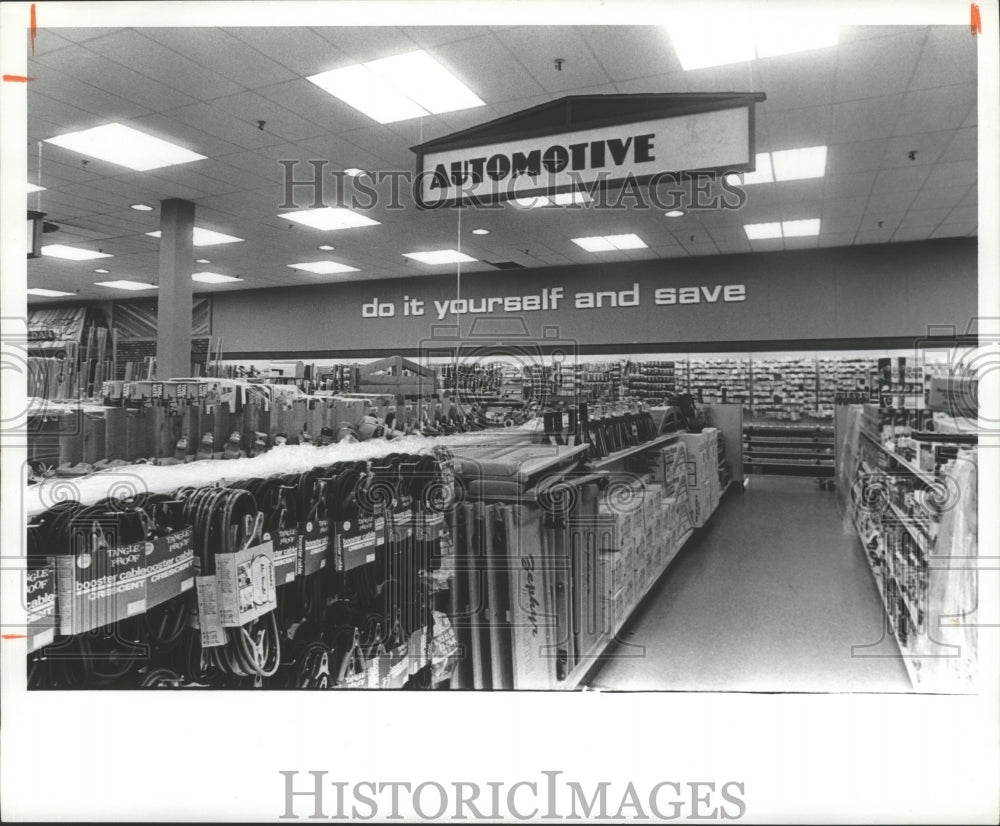 1976 Handy Dan Automotive store in Homewood, Alabama-Historic Images