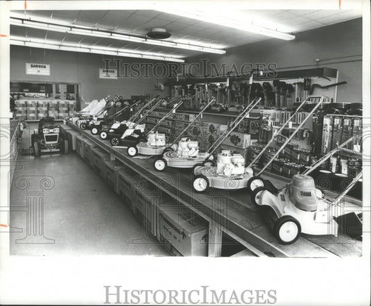 1976 Lawn care section of Handy Dan store in Homewood, Alabama-Historic Images