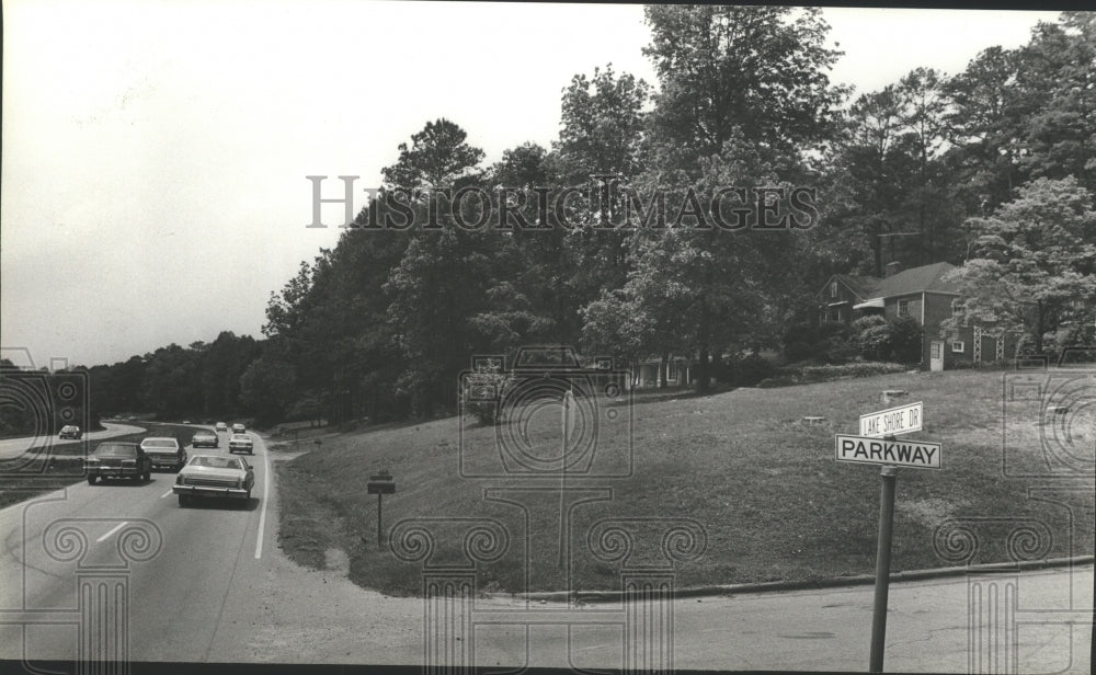 1980 Press Photo Intersection of Lakeshore Drive and Parkway, Homewood, Alabama - Historic Images