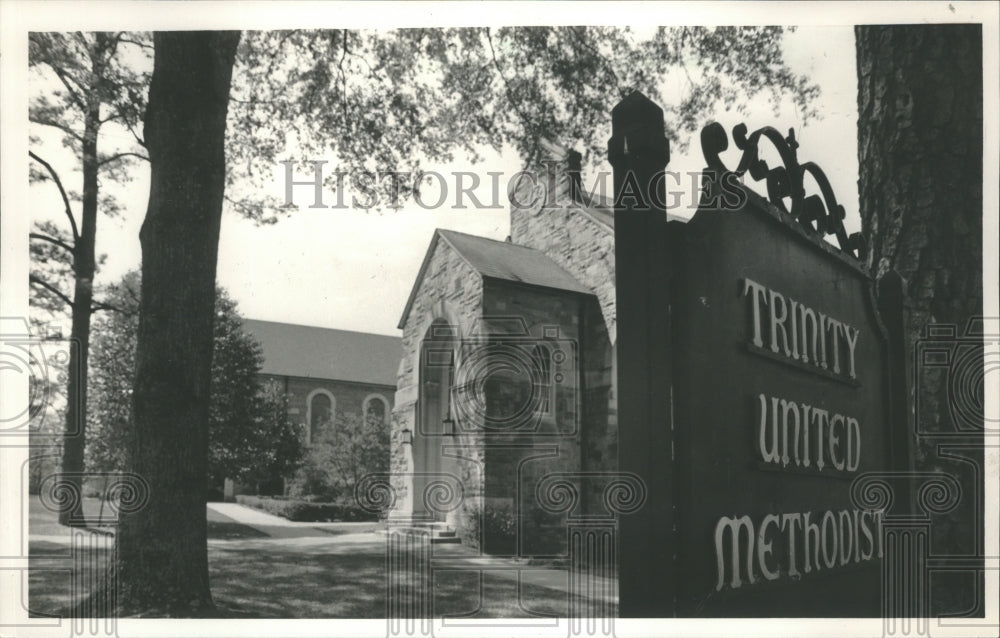 1984 Press Photo Trinity United Methodist Church in Homewood, Alabama - Historic Images