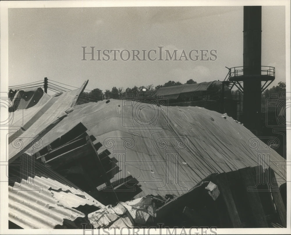 1987 Press Photo Slag covered by tarp at Interstate Lead Company Leeds, Alabama - Historic Images