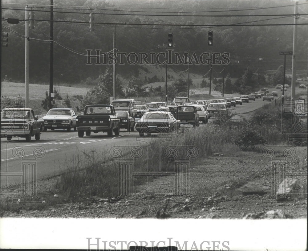 1982 Press Photo Traffic piles up on Carson Road Jefferson County - abna11178 - Historic Images