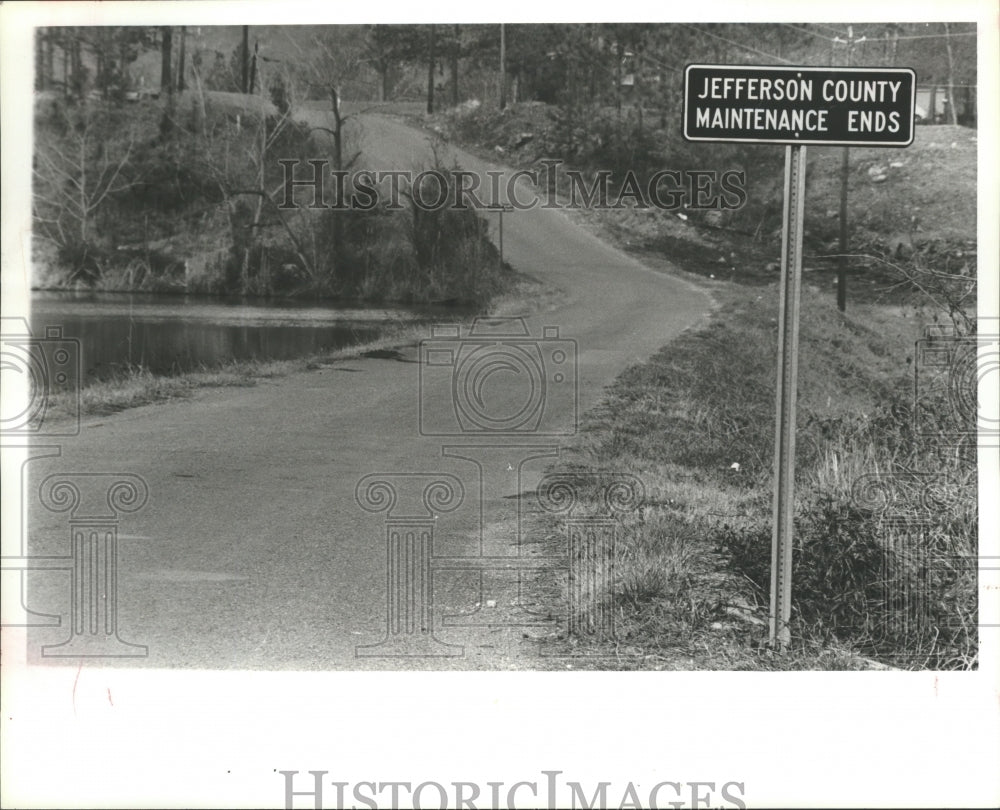 1980 Press Photo Signs mark maintenance ends where dams begin Jefferson County - Historic Images