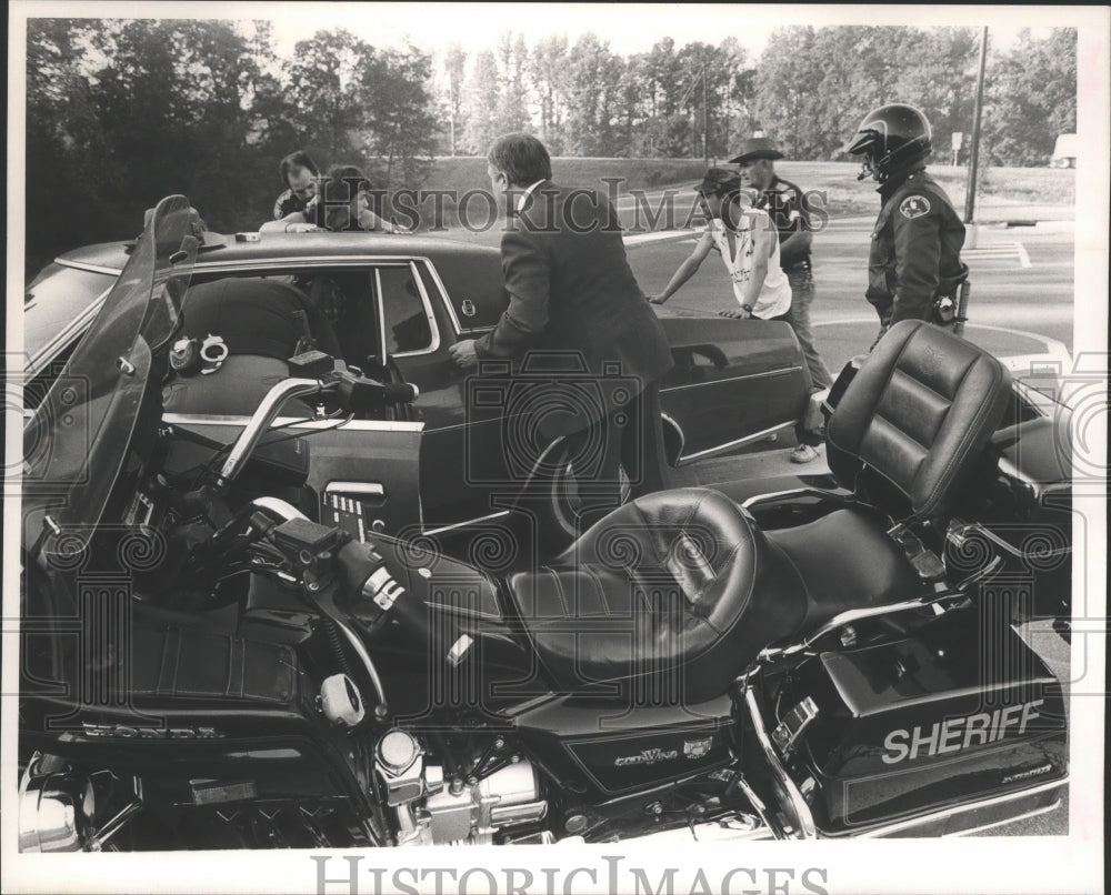 1989 Press Photo Youths arrested at Minor High School, Birmingham, Alabama - Historic Images