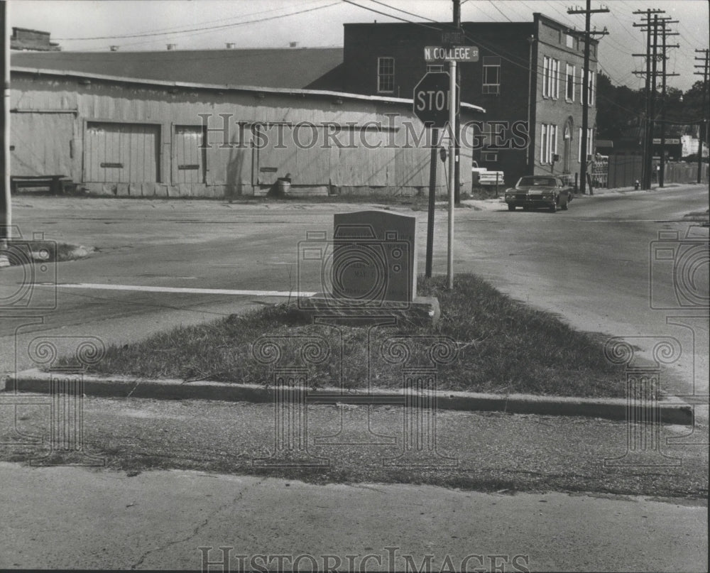 1978 Press Photo Smallest City Block in the World, Dothan, Alabama - abna11265 - Historic Images