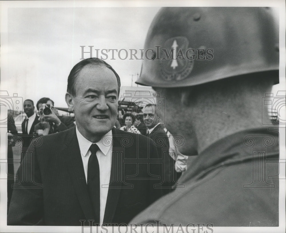 1967 Press Photo U.S. Vice President Hubert Humphrey visits Huntsville Alabama - Historic Images