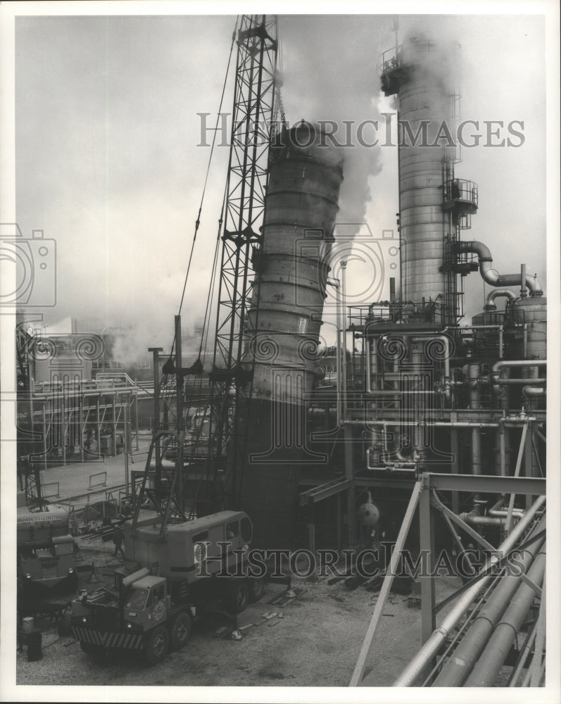 1964 Press Photo Chemstrand&#39;s expands its Acrilan acrylic fiber plant at Decatur - Historic Images