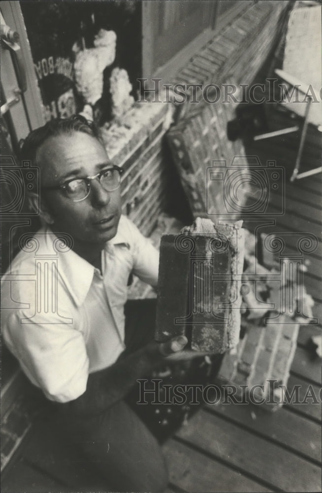 1971 Unidentified man at Southern Packaging Company, Birmingham - Historic Images