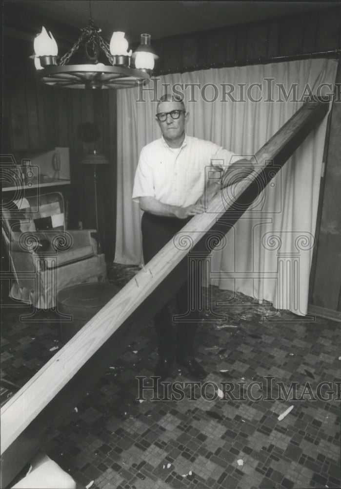 1971 Press Photo Damage in home after explosion at Southern Packing Co, Alabama - Historic Images