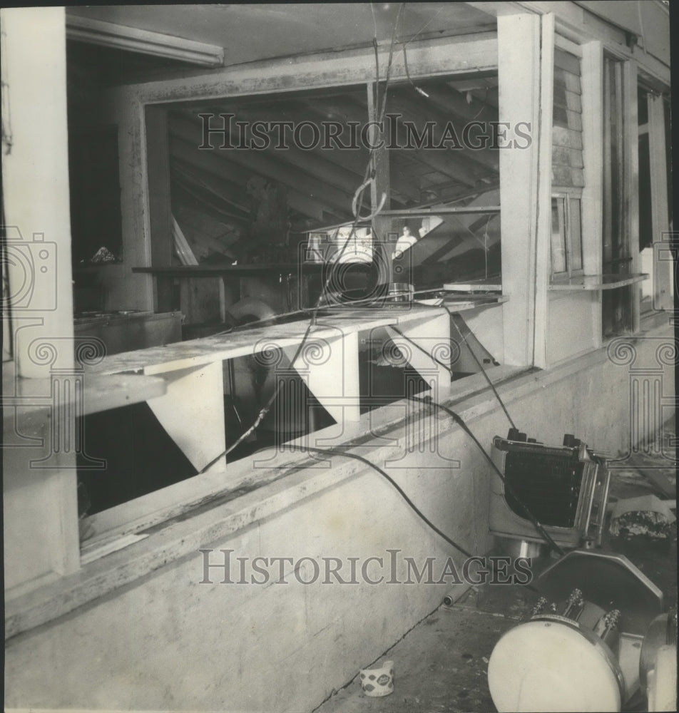 1970 Dairy Queen in Columbiana damaged by explosion, Alabama-Historic Images