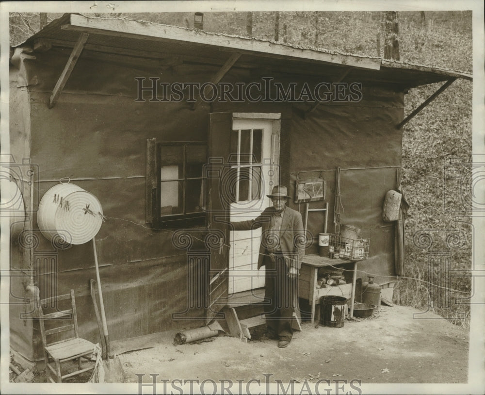 1961 Press Photo Unidentified man in front of his home, Jefferson County - Historic Images