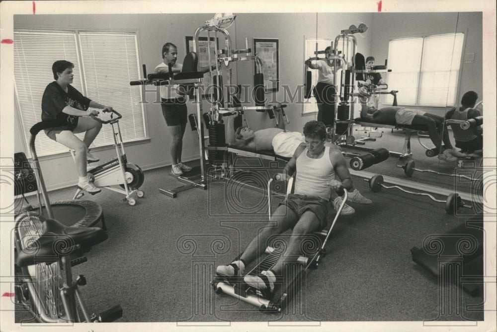 1987 Press Photo Exercising at The Meadows, Alabama - abna11552 - Historic Images