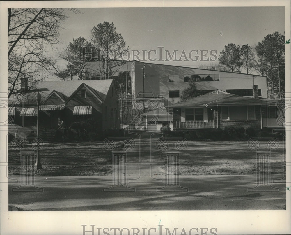 1987 Press Photo Business construction and homes in Homewood - abna11573 - Historic Images