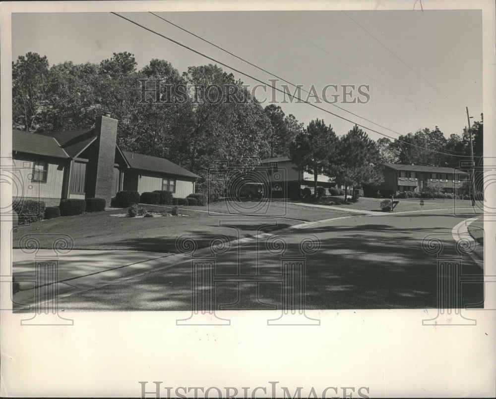 1985 Press Photo Homes in Altadena South on Mountain View Parkway - abna11575 - Historic Images