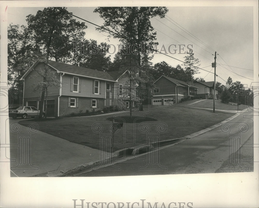 1985 Press Photo Homes line Russett Woods Drive - abna11578 - Historic Images