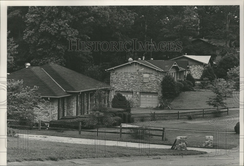 1985 Press Photo homes on Forestwood Dr. in Tomahawk Estates, Forestdale Alabama - Historic Images