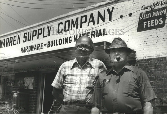 1979 Press Photo Steve & Clint Warren, in front of Warren's Supply, Hanceville - Historic Images