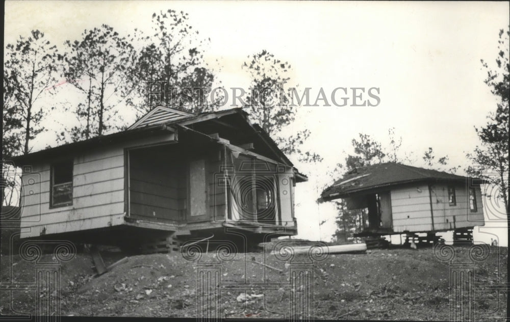 1978 Press Photo Two halves of home on Faulls&#39; land north of Springville - Historic Images